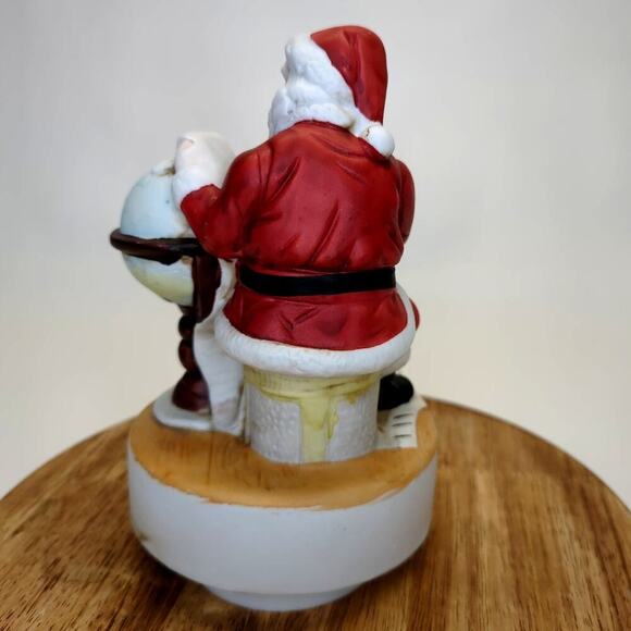 Vintage Santa Clause Wind-up Musical Figurine Music Box with Globe - Picture 6 of 6
